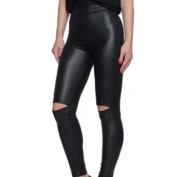 Ultra high rise faux leather Leggings - Picture 2 of 3